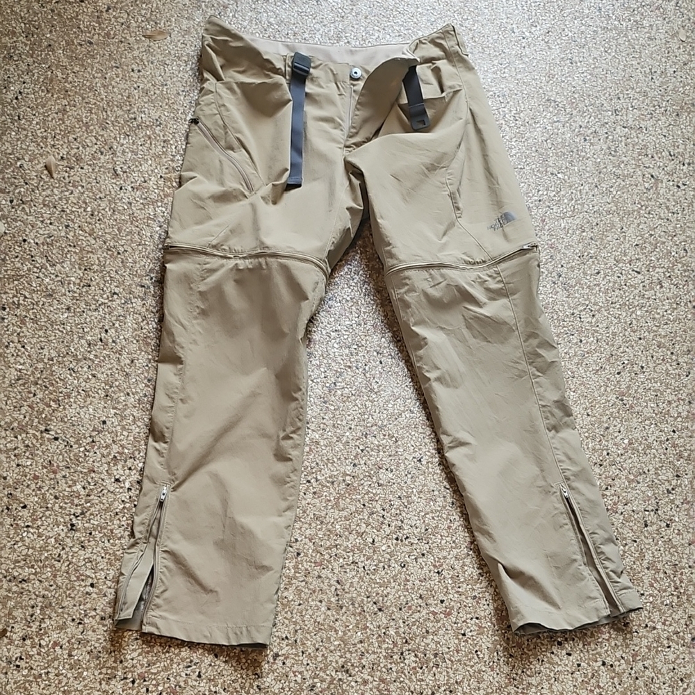 The North Face Men's Tan Convertible Zip Off, Zip Ankles Cargo Pants 36
